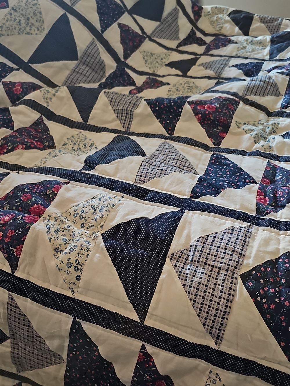 Farmhouse Cream and Navy Patchwork Quilt - Classic Home Bedding